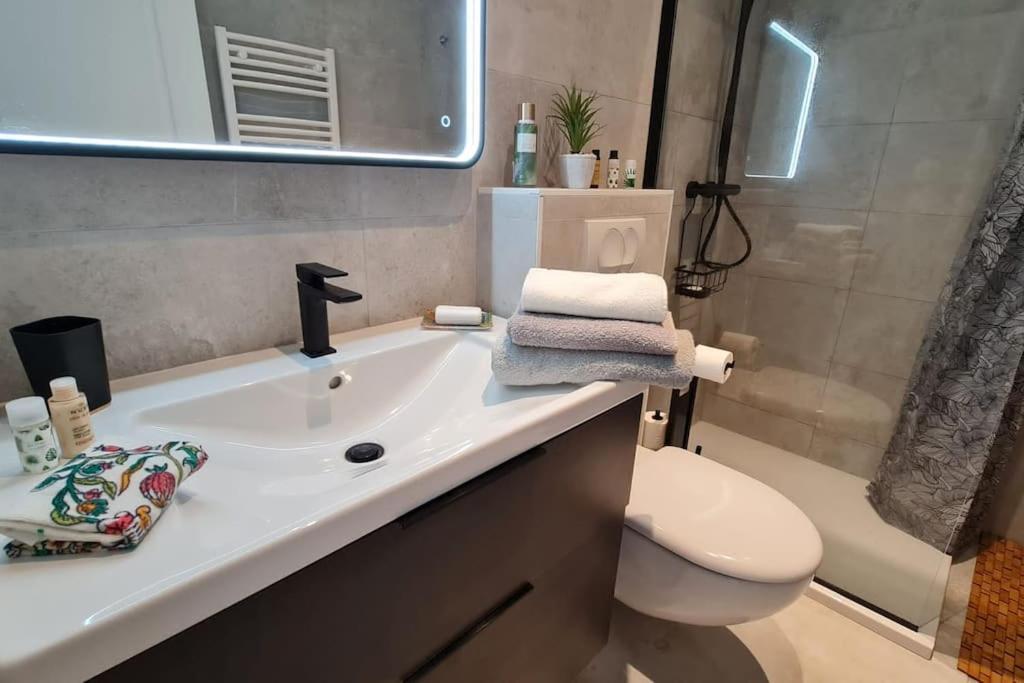 Jean Jaures - Vieux Superbe T2 Ensoleille Avec Grand Balcon Apartment Nizza